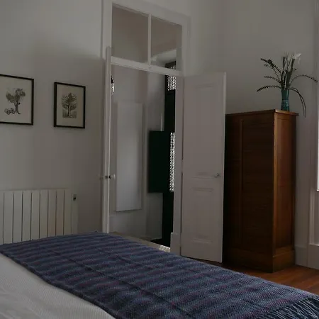 Casas Adentro