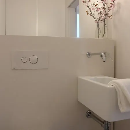 Casas Adentro